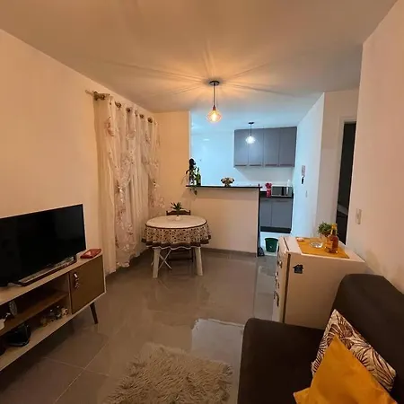 Apartamento 2 Quartos, Prox Outlet Campo Largo Br E Hospitais Possui Lava E Seca Exterior photo