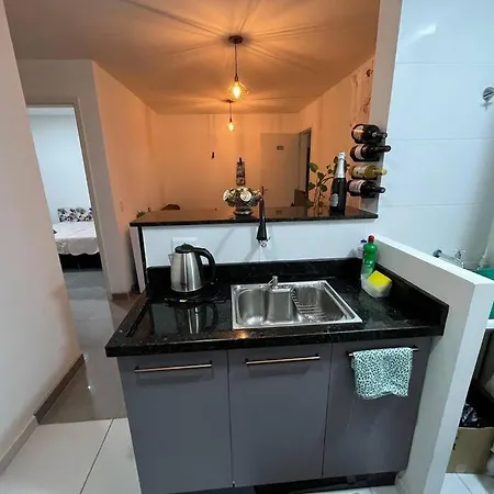 Apartamento 2 Quartos, Prox Outlet Campo Largo Br E Hospitais Possui Lava E Seca Exterior photo